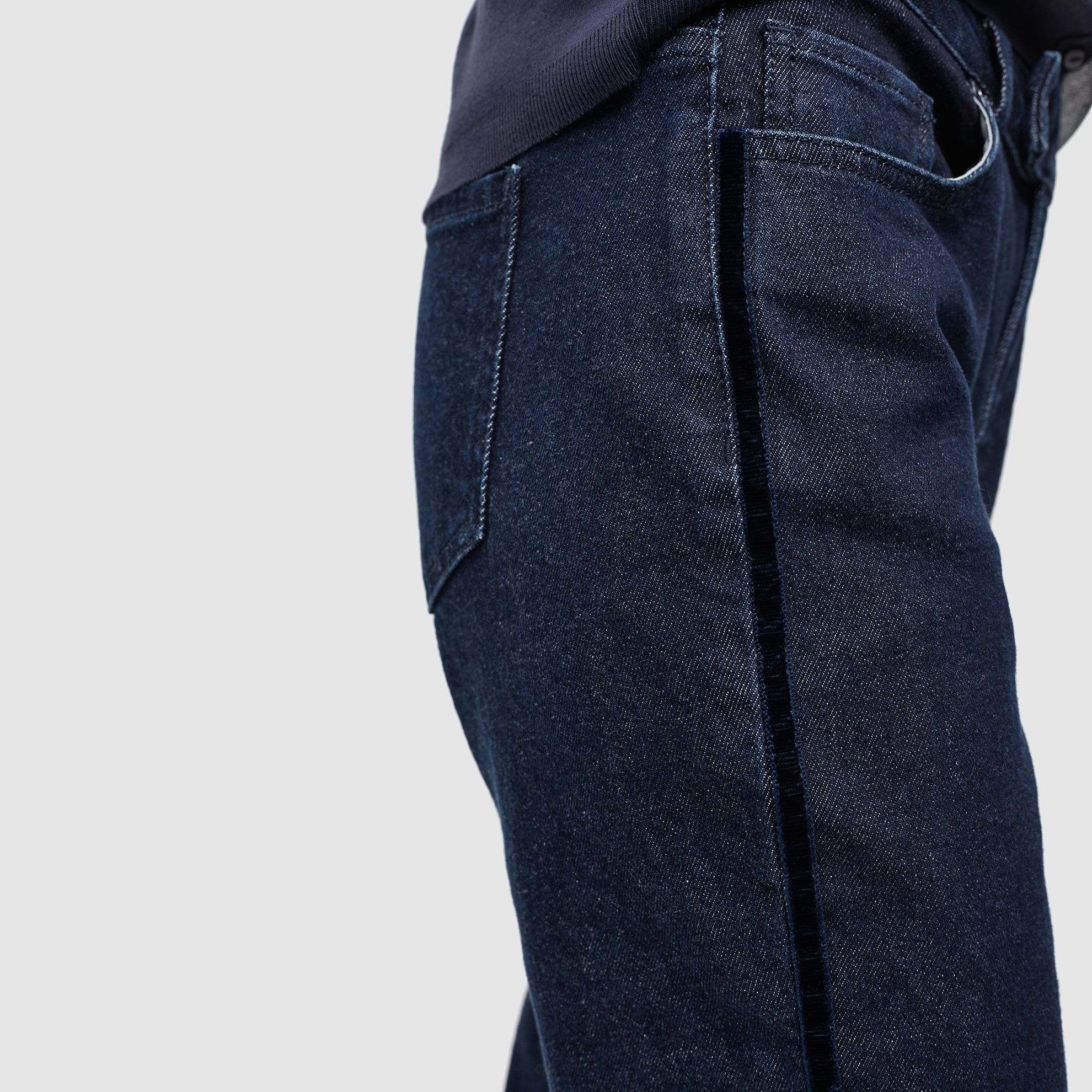 Kontrast Yıkama Detaylı Dar Kesim Pantolon