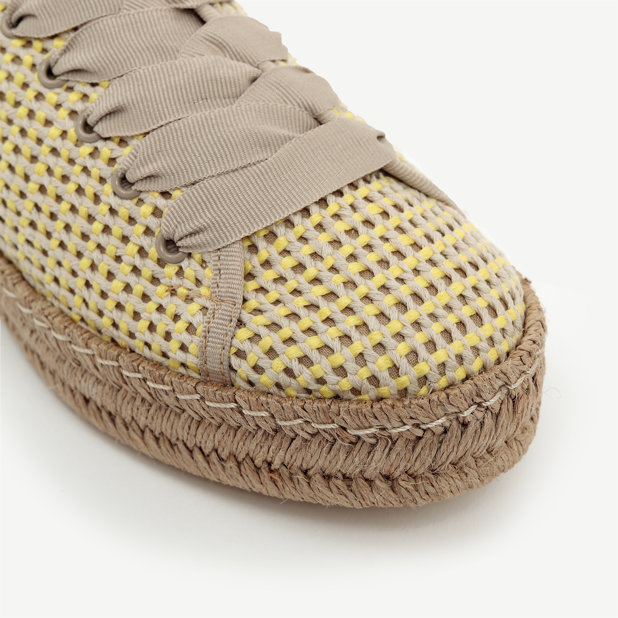Straw Outsole Detailed Shoe