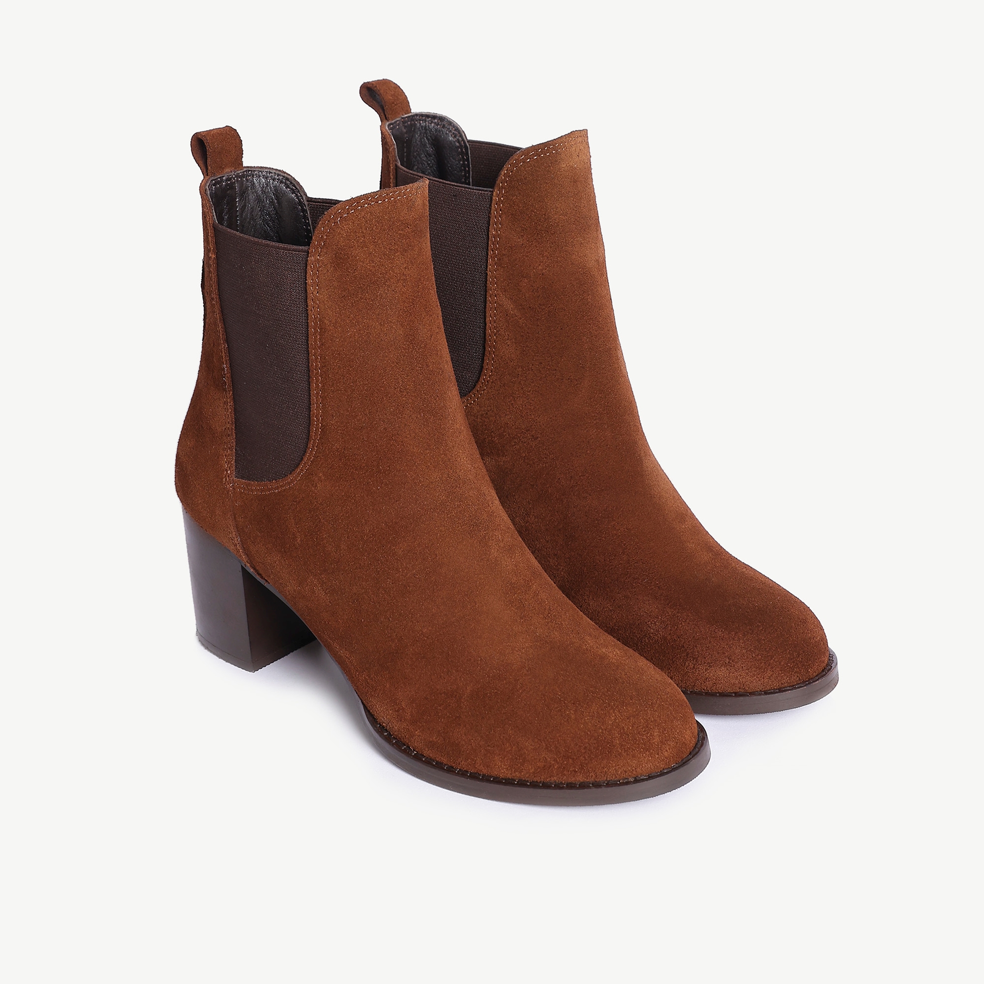 HigH-Heeled Suede Boots