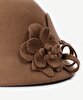 Çiçek Detaylı Retro Şapka